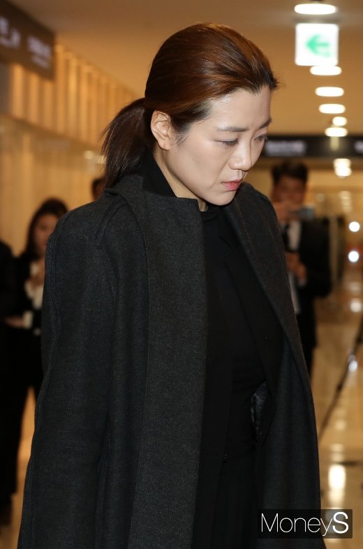[머니S포토]선친 빈소 찾은 조현민 전무