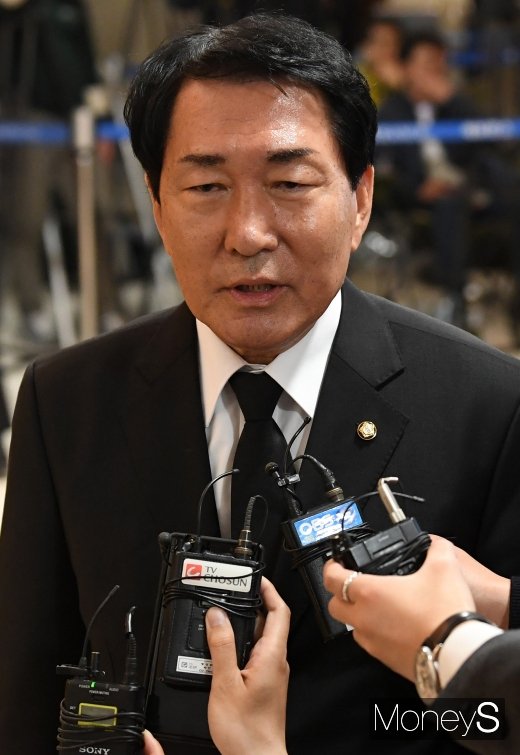 [머니S포토] 조양호 빈소 찾은 안상수