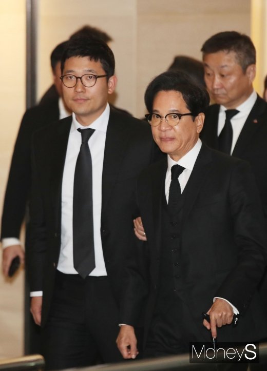 [머니S포토] 고 조양호 회장 빈소 찾은 이재현 CJ그룹 대표