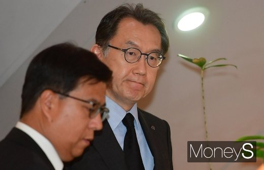 [머니S포토] 박진회 한국씨티은행장, 조양호 회장 빈소 조문