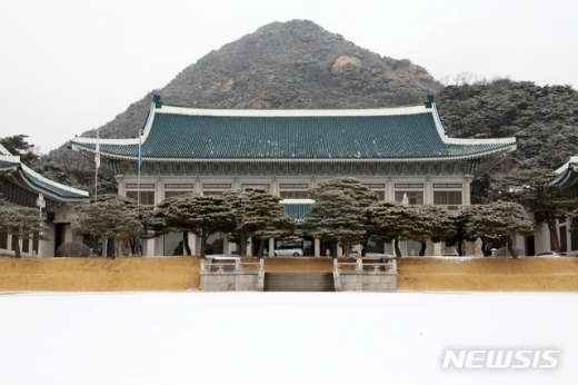 대북특사. 이낙연 총리. 청와대. 이낙연 국무총리를 대북 특사로 파견하는 방안을 검토 중이라는 언론 보도에 대해 “사실 무근”이라고 해명했다. /사진=뉴시스
