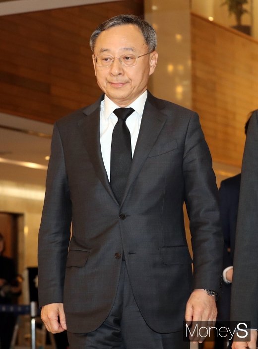 [머니S포토] 황창규 KT 회장, 조양호 빈소 조문