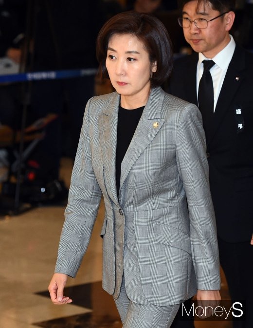 [머니S포토] 故 조양호 회장 빈소 찾은 나경원