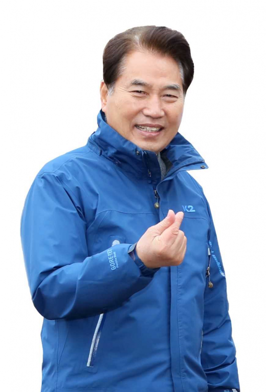 백군기 용인시장이 시민들과 소통의 시간을 갖기 위해 봄 산책을 겸한 데이트를 제안했다. /사진제공=용인시