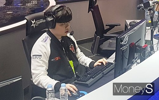 '클리드' 김태민이 결승전을 준비하기 위해 세팅을 하고 있다. /사진=채성오 기자