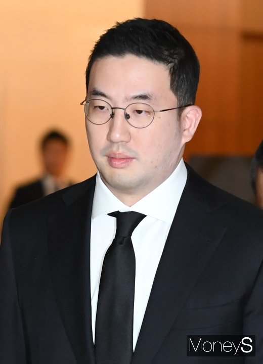 [머니S포토] 구광모 회장, 어두운 얼굴로