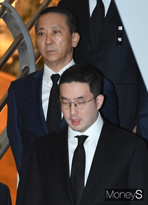 [머니S포토] 구광모·권영수, 고 조양호 회장 빈소 조문