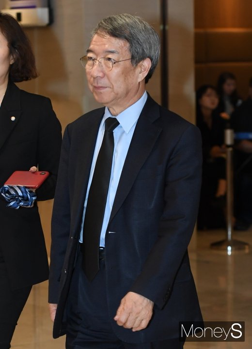 [머니S포토] 정운찬 총재, 고 조양호 회장 빈소 조문