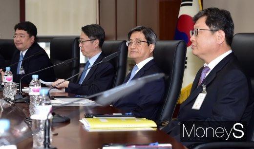 [머니S포토] 김명수 대법원장, 변호사협회와 사법 현안 논의