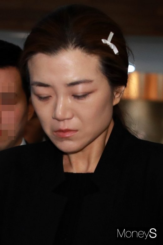 [머니S포토] 조양호 발인, 슬픔에 잠긴 차녀 조현민