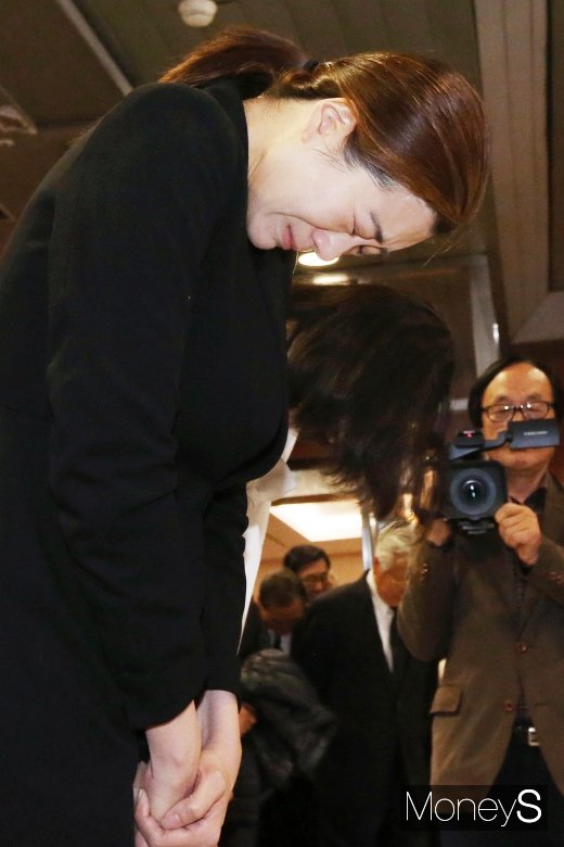 [머니S포토] 조양호 발인, 차녀 조현민 눈물 속 배웅