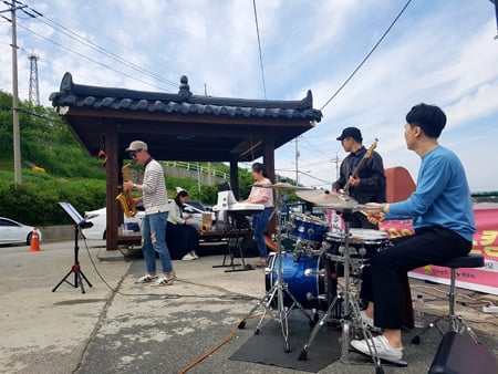 낭만항구 목포 버스킹 모습 /사진제공=목포시
