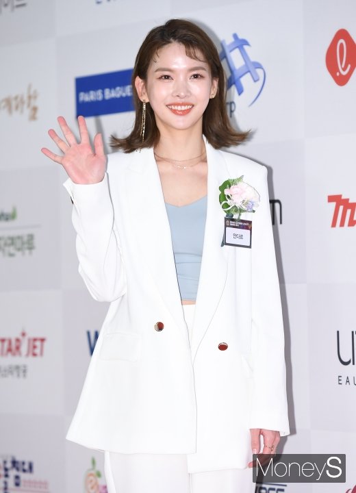 [머니S포토] 신애련 '매력적인 미소'