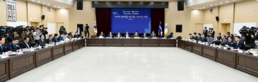 인천시, 더불어민주당과 예산정책협의회 개최 모습/사진제공=인천광역시청