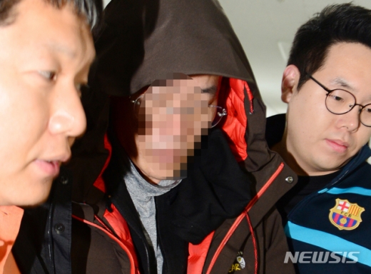 진주 방화. 살인사건. 경찰. 구속영장. 경찰이 아파트에 불을 지른 뒤 대피하는 주민들을 흉기로 찔러 살해한 40대 남성에 대해 구속영장을 신청했다. /사진=뉴시스
