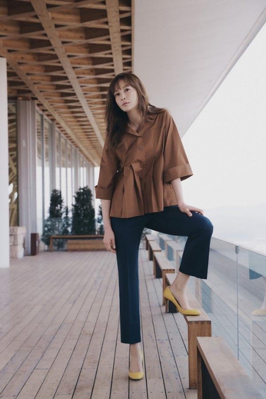 [★화보] 이나영, 청량감 넘치는 우아한 룩 '여신 강림'