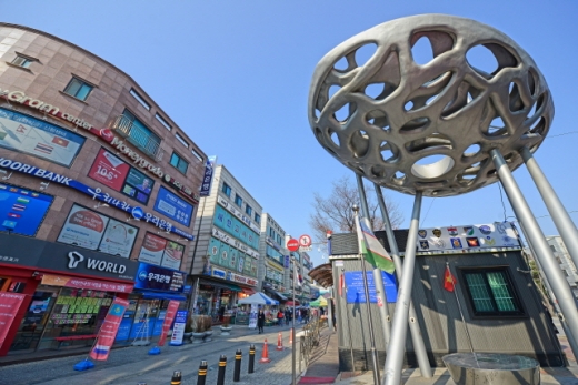 접시와 젓가락을 형상화한 조형물. /사진=한국관광공사