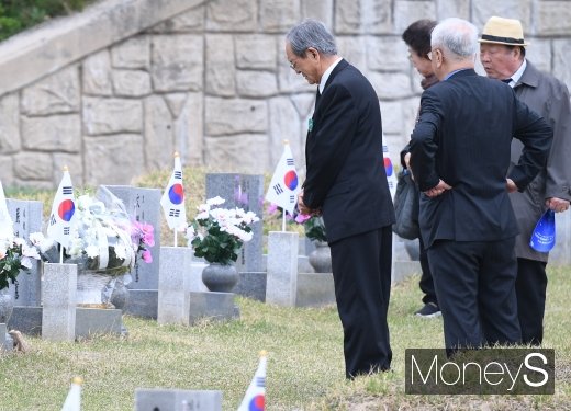[머니S포토] '보고 싶은 얼굴'