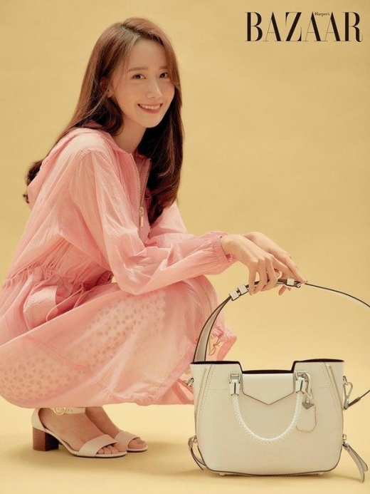 [★화보] 윤아, 러블리한 봄 데일리룩 '사랑스러워'