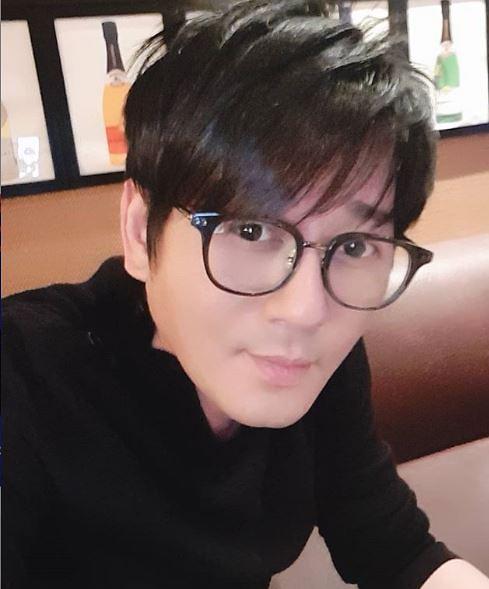 신승훈 '나보다 조금 더 높은 곳에 니가 있을 뿐'. /사진=신승훈 인스타그램 캡처