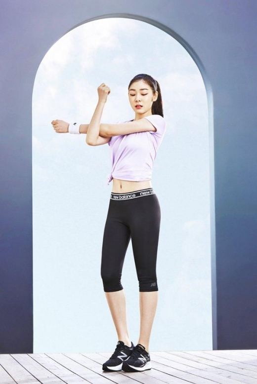 뉴발란스, 김연아와 함께 한 '체리 블라썸 애슬레저' 캠페인 공개