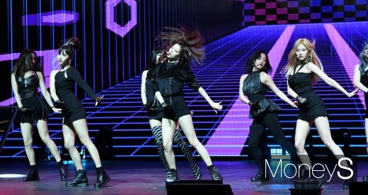 [머니S포토] 트와이스 '섹시 여전사 느낌'