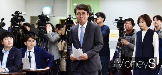 [머니S포토] 유시민, 노무현 서거 10주기 맞아 기자간담회 개최