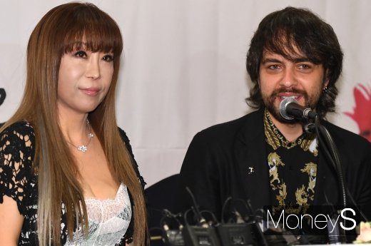 [머니S포토] 인사말 하는 페데리코 파치오티