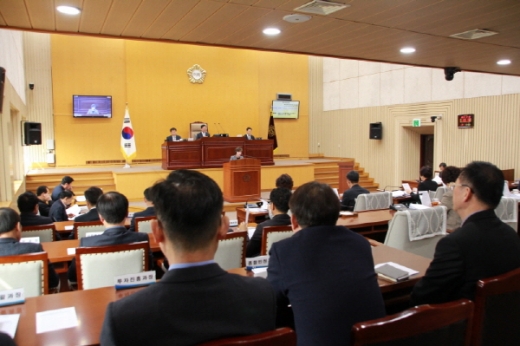 연천군의회(의장 임재석)는 제246회 임시회를 24일 개회하여 26일까지 3일간의 의정활동에 들어간다. / 사진제공=연천군의회