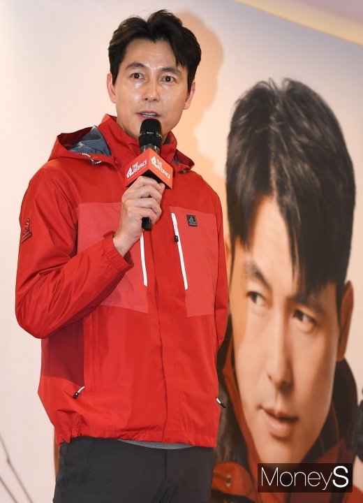 [머니S포토] 정우성 '현실감 떨어지는 얼굴'