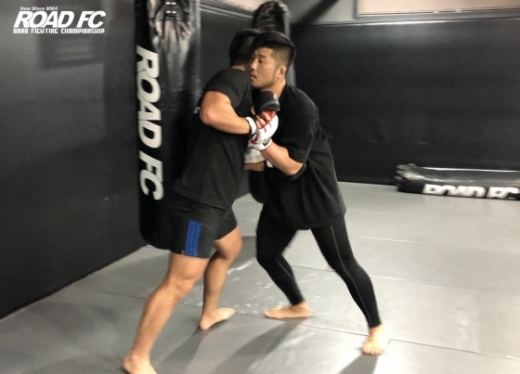 권아솔(오른쪽)의 훈련 모습. /사진제공=로드FC 