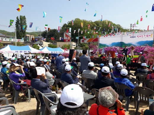 성남시 시화 ‘철쭉’ 축제 이달 28일 청계산 자락서 열린다(사진은 작년행사사진). / 사진제공=성남시