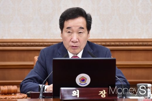 [머니S포토] 2019년도 추경 관련 입 뗀 이낙연 총리