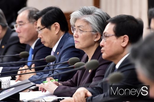 [머니S포토] 추경 관련 발언 경청하는 각부처 수장들