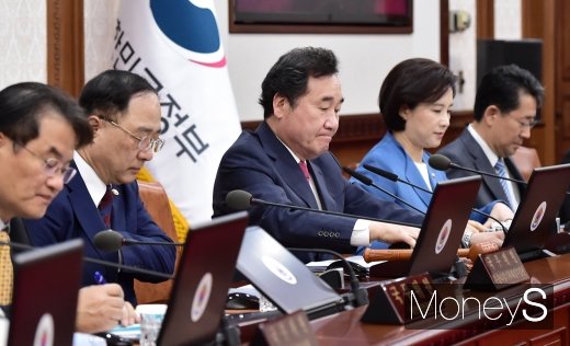 [머니S포토] 이낙연, 