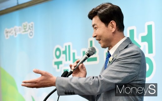 [머니S포토] 김철우 군수 