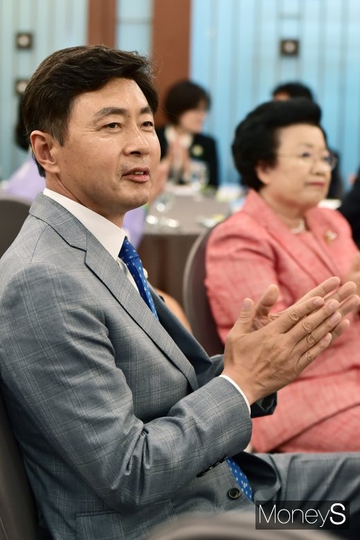 [머니S포토] 2019 웰니스 보성 선포식 참석한 김철우 군수