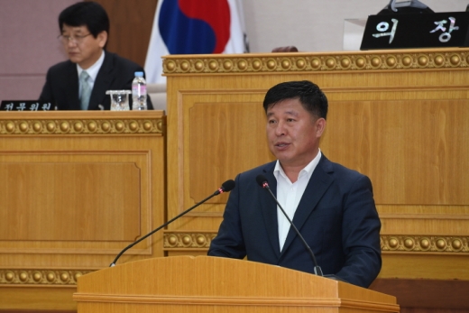 양주시의회(의장 이희창)는 23일, 제2차 본회의 열어 6건의 안건을 심의·의결한 뒤 제304회 임시회를 폐회했다. 이날 정덕영 의원이 대표 발의한 ‘용산구 노인요양시설 건립계획 철회 촉구 결의안’을 채택했다. / 사진제공=양주시의회