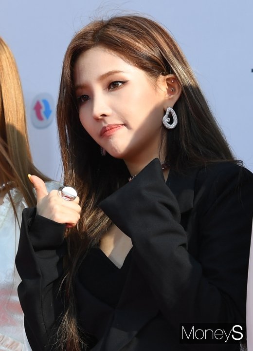 [머니S포토] (여자)아이들 소연 '리더의 카리스마'