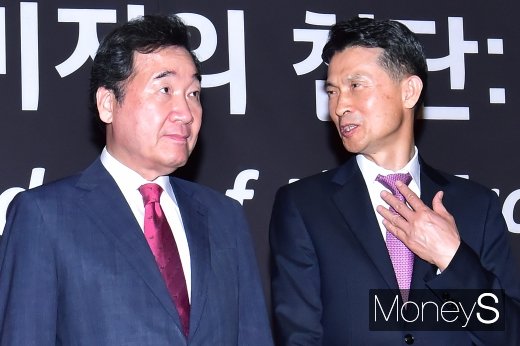 [머니S포토] 2019 키플랫폼, 의견 나누는 박종면 대표와 이낙연 총리