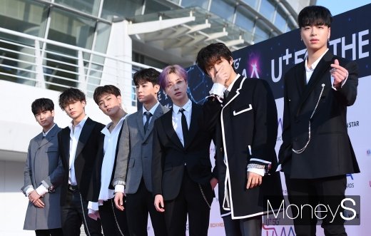 [머니S포토] 아이콘, 훈훈한 신사들(더팩트뮤직어워즈)