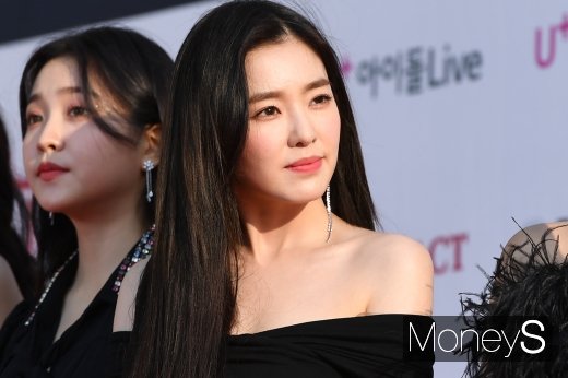 [머니S포토] 레드벨벳 아이린 '얼굴에 묻은 예쁨'