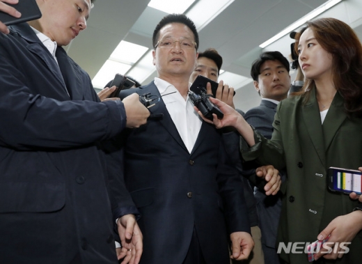 윤중천. 김학의 전 법무부 차관(63·사법연수원 14기)을 둘러싼 핵심 인물인 건설업자 윤중천씨(58)가 검찰에 다시 출석했다. /사진=뉴시스