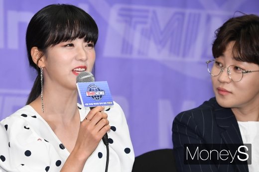 [머니S포토] 에이핑크 보미 미모에 눈을 떼지 못하는 딘딘