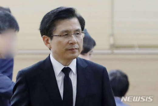빙부상. 황교안 자유한국당 대표가 빙부상(장인상)을 당한 후 소속 의원들에게 조문을 오지 말고 국회 상황에 집중해 달라고 당부했다. /사진=뉴시스