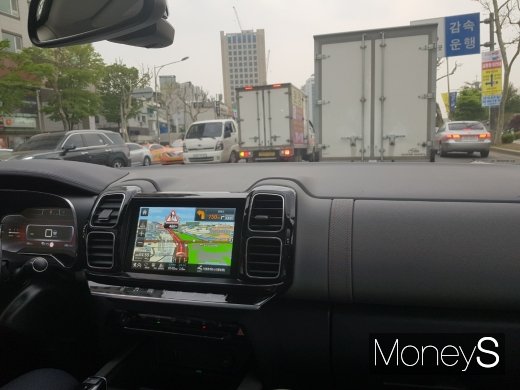 시트로엥 뉴 C5 에어크로스 SUV 내부. /사진=이지완 기자