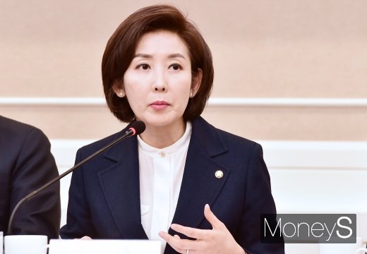한국당 긴급의총… 