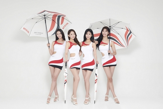 금호타이어 엑스타 레이싱팀 전속모델들. /사진=금호타이어