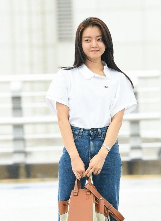 [★공항패션] 고아성, 다리 길어 보이는 청바지 패션