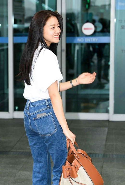 [★공항패션] 고아성, 다리 길어 보이는 청바지 패션
